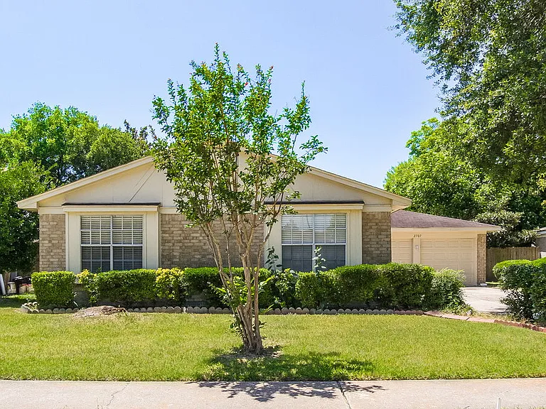 2707 Skelton Dr — Photo 1