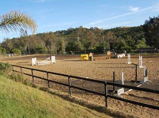 952 Little Gopher Canyon Rd, Vista, CA 92084