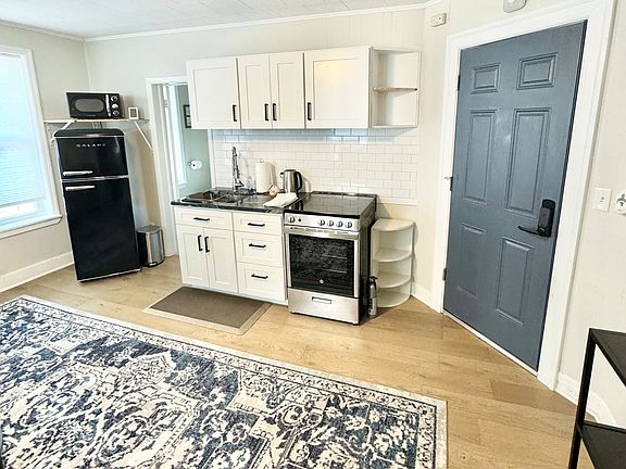 3rd image of 59 Green St #2B