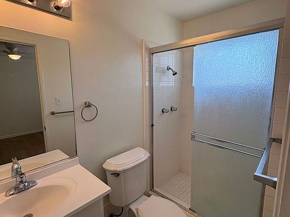 3rd image of 3444 W Laurel Ave