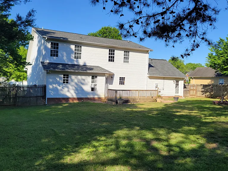 6107 Colchester Ln — Photo 22