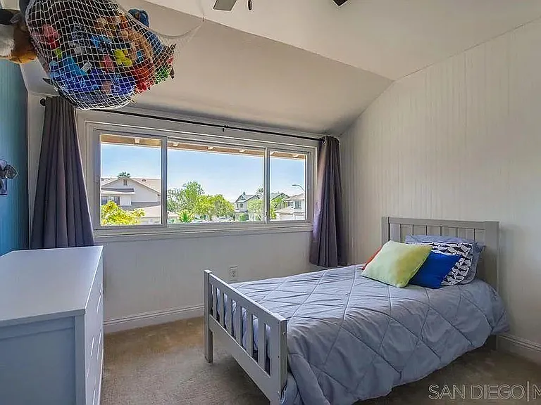 13563 Longfellow Ln — Photo 33