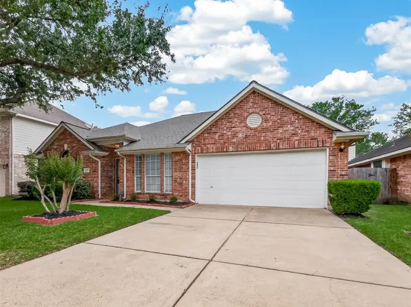 1027 S Wellsford Dr, Pearland, TX 77584