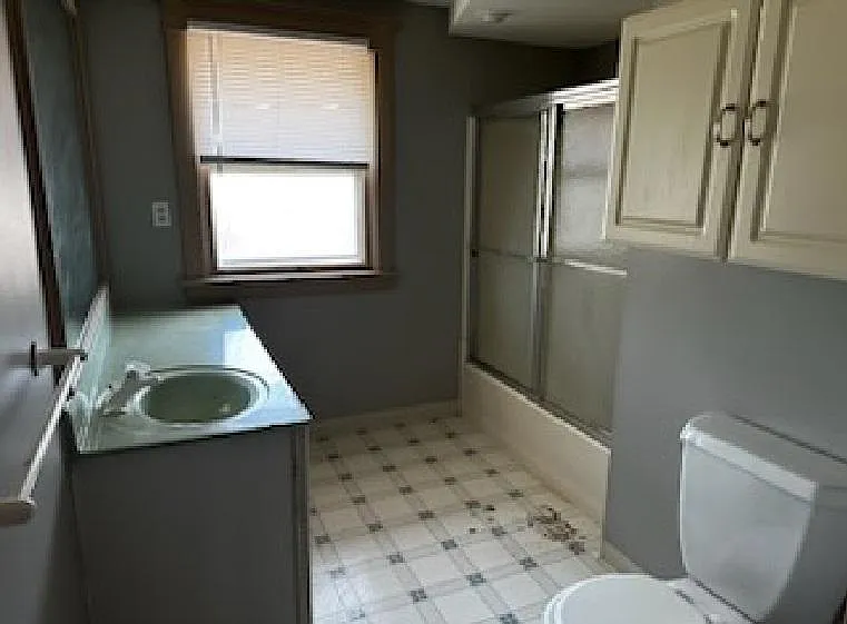 204 W Locust St #3 — Photo 11