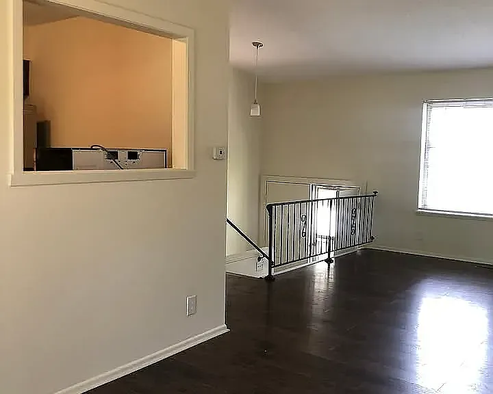 616 NE Lynn St #B — Photo 5