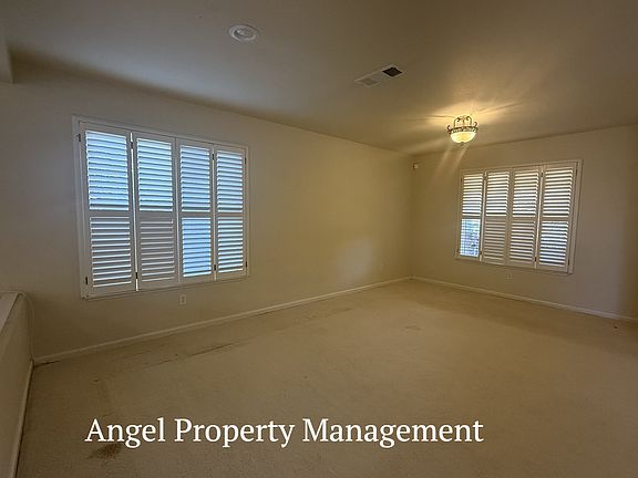 4th image of 1245 Oak Haven Way