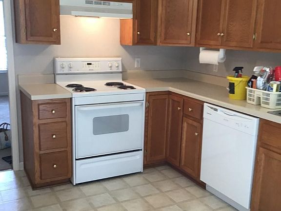 4th image of 2339 Moir St NE