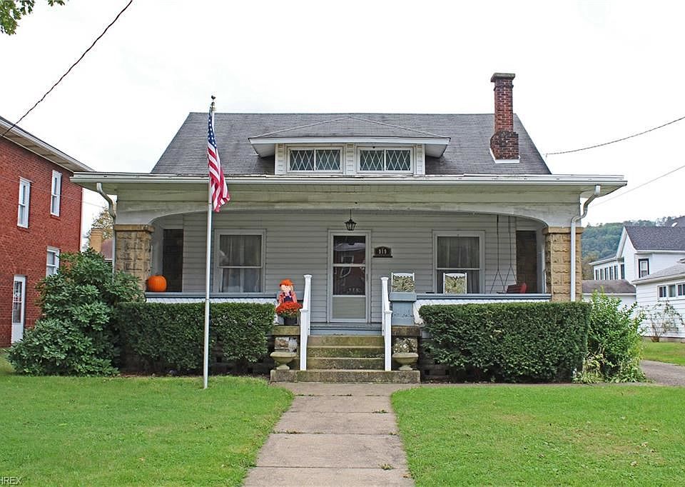 1st image of 919 2nd Ave