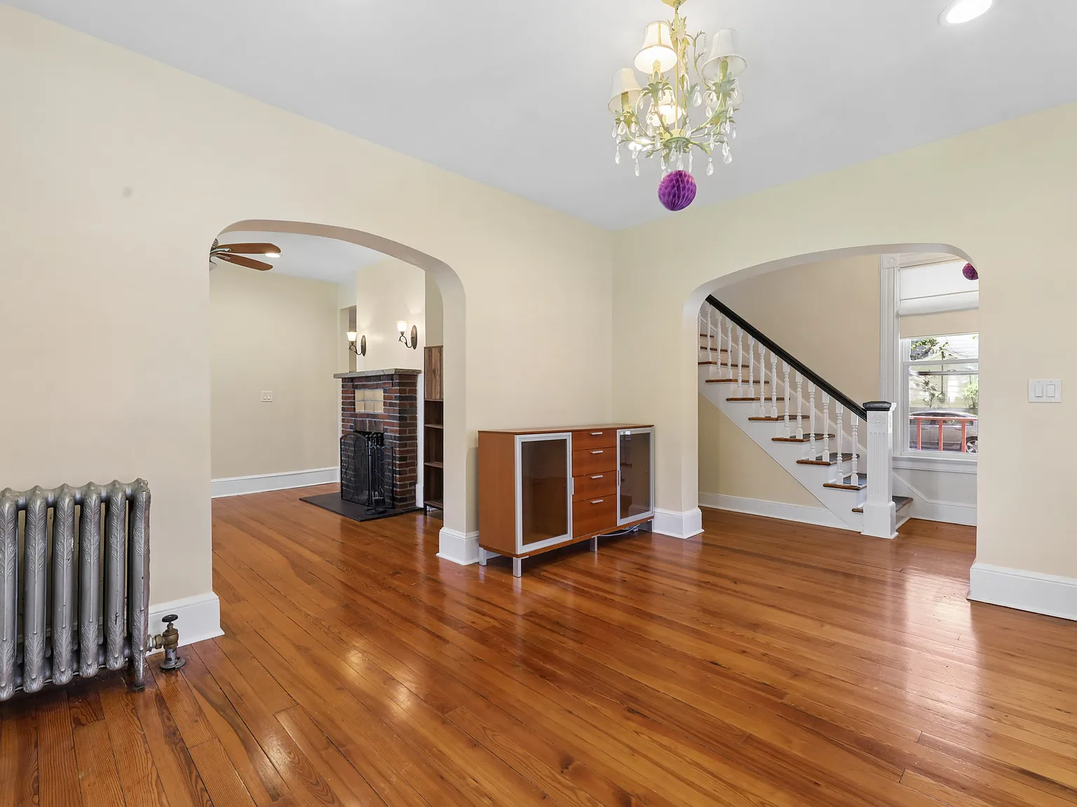 5 bed, 2140 sqft, $6,200 — Photo 3