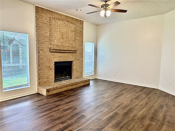 2nd image of 4704 Mesa Dr