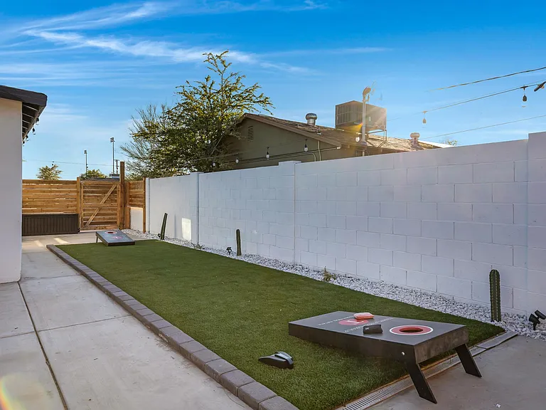250 W Tulsa St — Photo 37