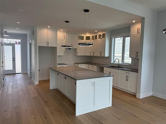 2nd image of 626 Farrell Rd #38