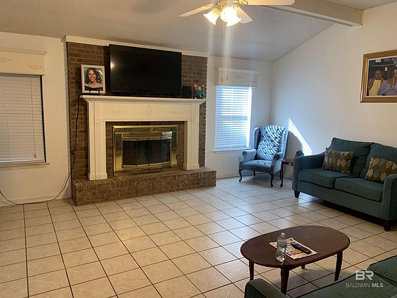 4th image of 133 Dunbar Loop