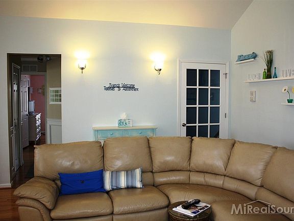 4th image of 25963 Maritime Cir S