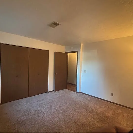 2 bed, 750 sqft, $850 — Photo 2