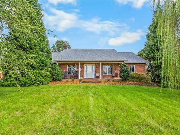 5398 Reidsville Rd #B, Walkertown, NC 27051