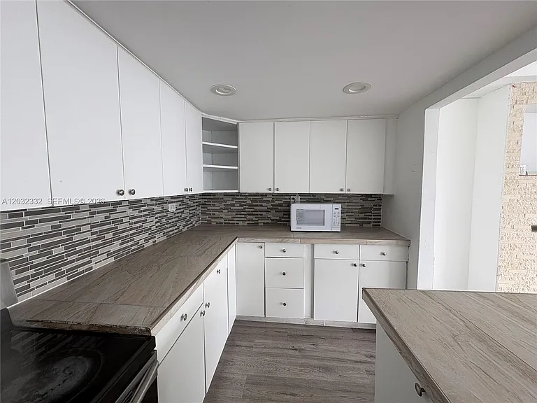 7545 E Treasure Dr #9H — Photo 25