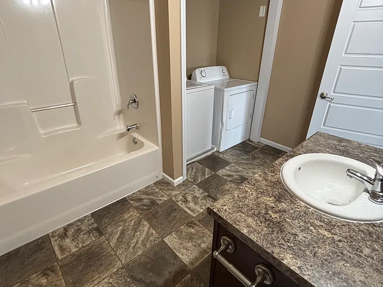 2301 S Ellis Rd — Photo 14