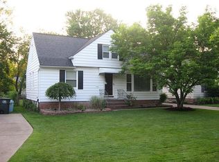 1752 Lyndhurst Rd, Lyndhurst, OH 44124