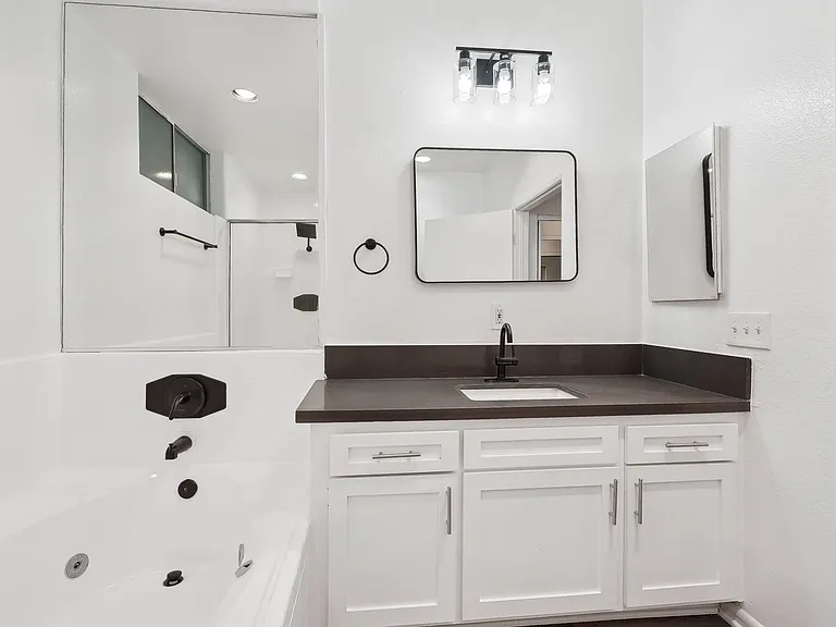 4532 Murietta Ave — Photo 29