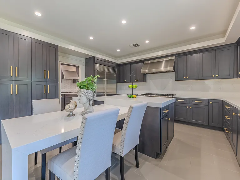 2150 S El Molino Ave — Photo 25