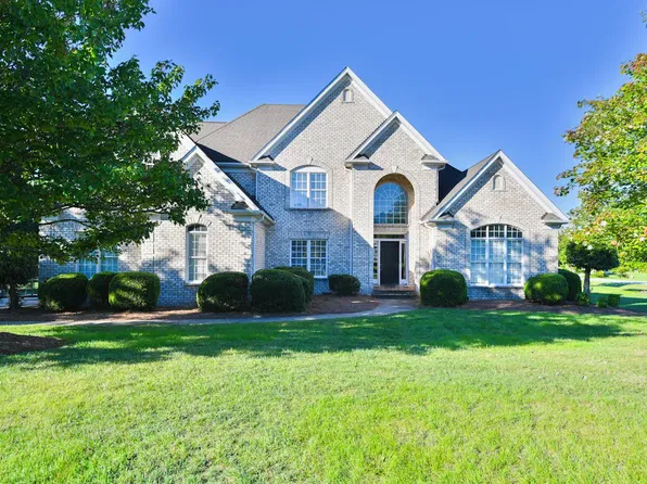 5307 Red Fox Dr, Oak Ridge, NC 27310