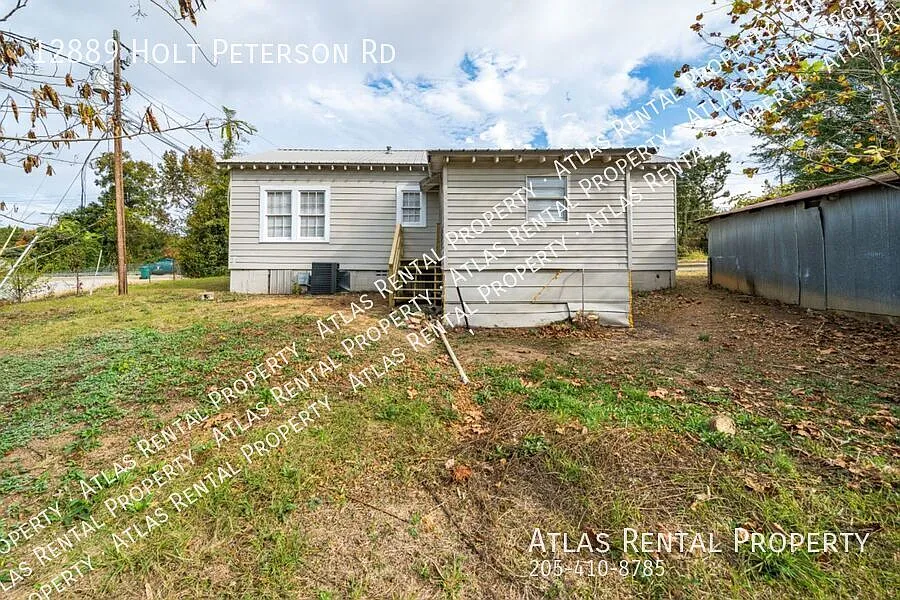 Move In Promo: $250 Off First Month's Rent! Beautiful 3 Bedroom Home- Must See!! — Photo 3