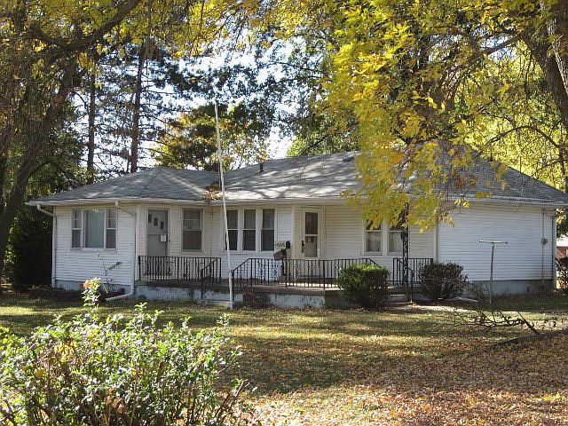 1st image of 807 Melrose Ct
