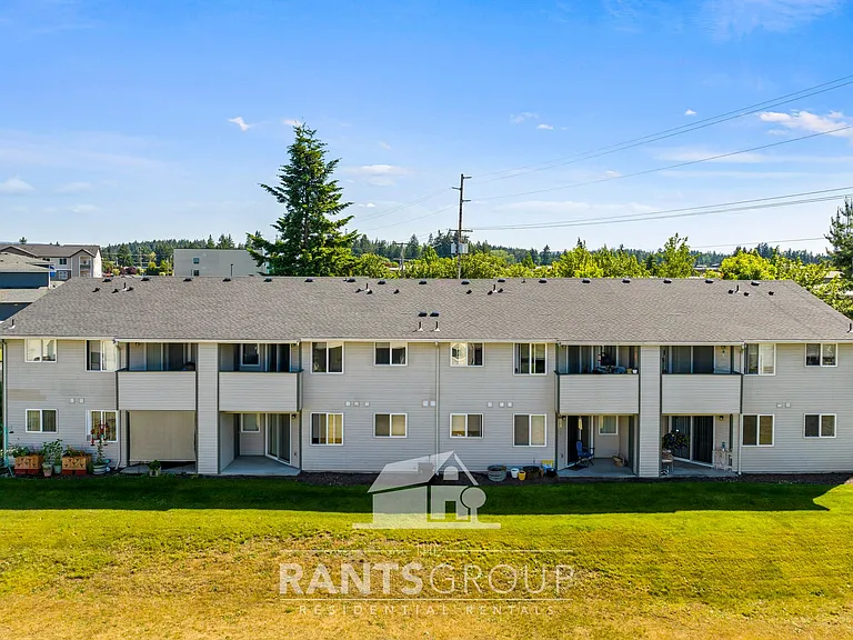 Yelm Creek Apartments — Photo 12