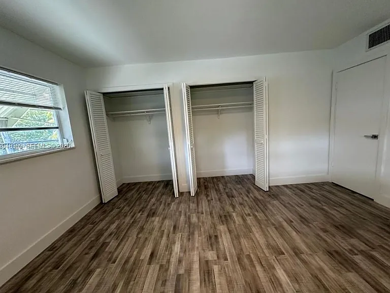 1722 Mayo St #207 — Photo 2