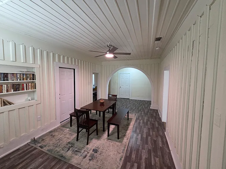 802 E Crawford St — Photo 8