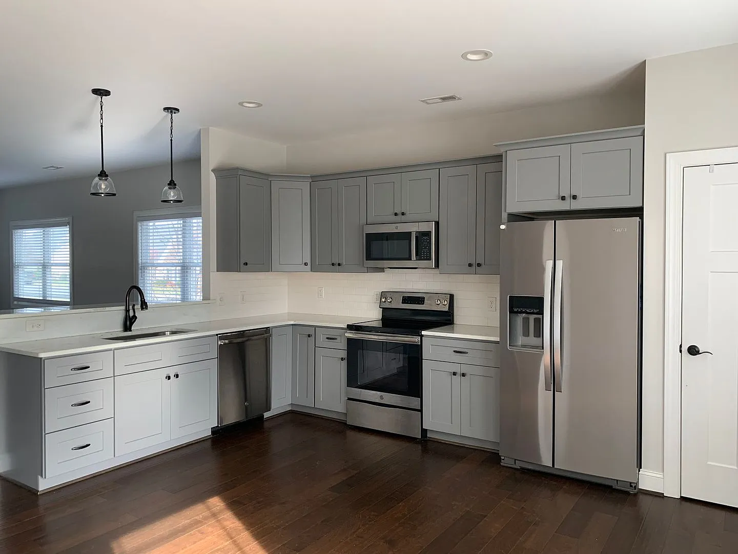 Cornerstone Townhomes-Convenient Timberlake Area — Photo 2