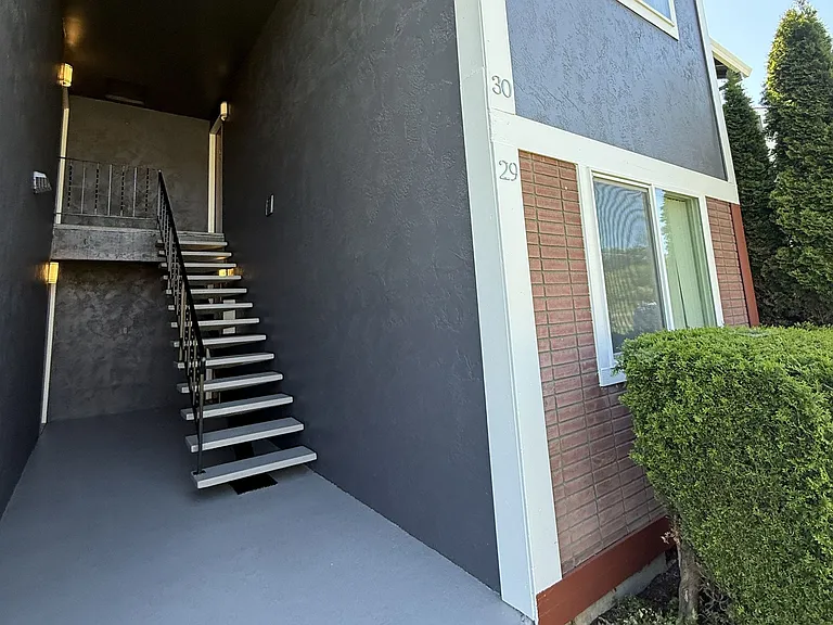 VILLAGE VICTORIAN APARTMENTS - YOUR HOME IS HERE! - UP TO 4 WEEKS FREE! — Photo 5