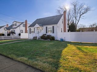 130 Cleveland Avenue, Massapequa, NY 11758