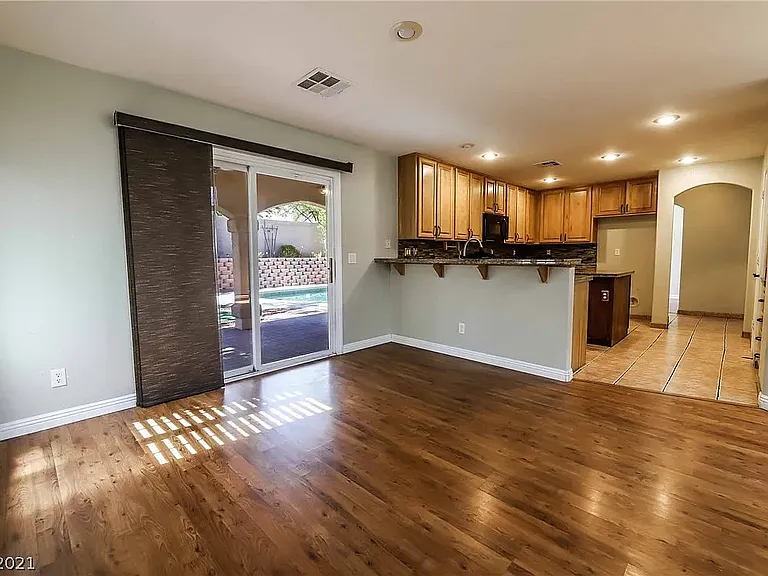 8101 Peach Flare St — Photo 18
