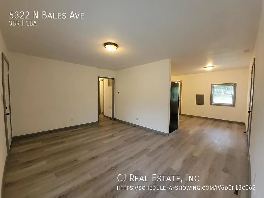 3 bed, 912 sqft, $1,395 — Photo 2
