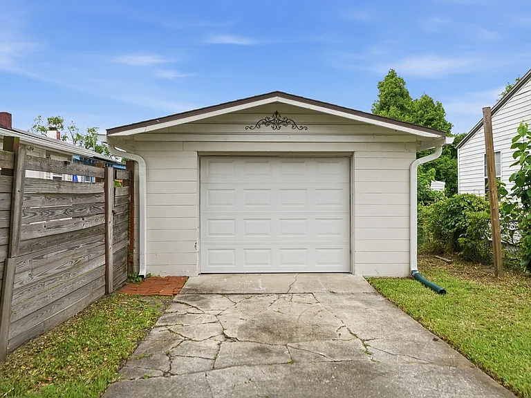 509 Murray Dr — Photo 28