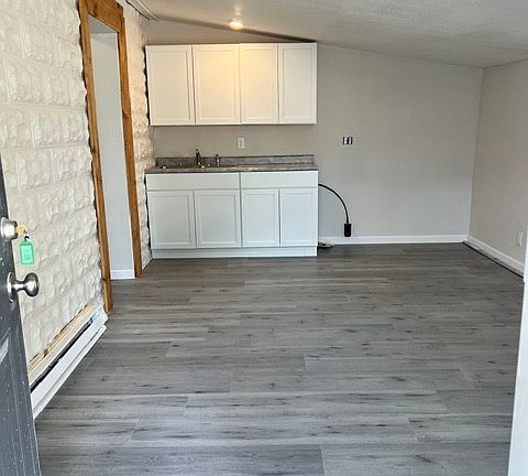 2nd image of 308 W Foster St #308