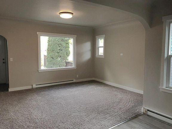 4th image of 1023 E Baldwin Ave