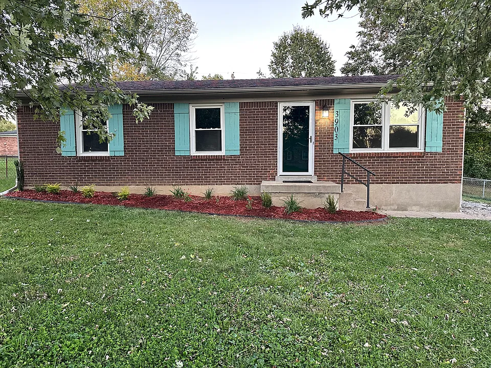 3903 Marie Ct