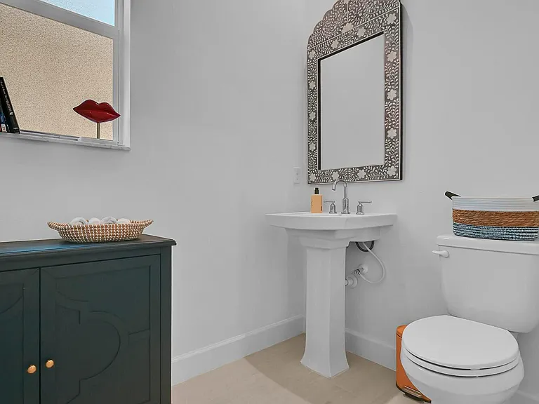 14185 SW Daphne St — Photo 22