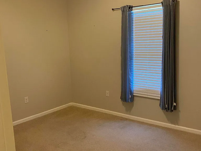 Easton Forest Cir SE — Photo 16