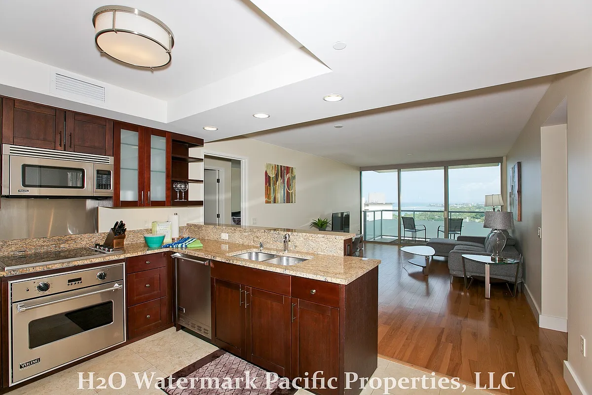 Building Photo - 1551 Ala Wai Blvd #1