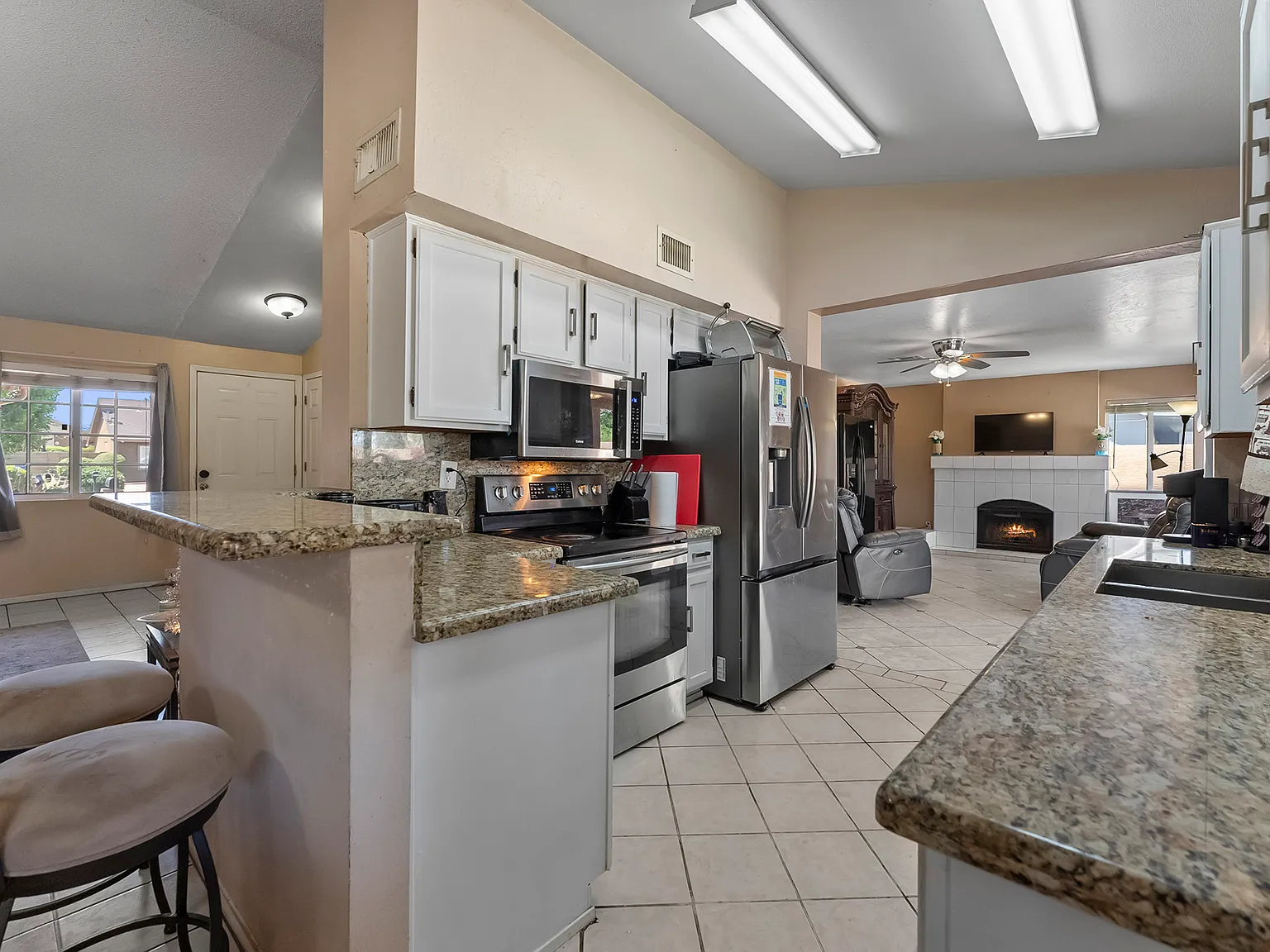 6 bed, 2116 sqft, $625 — Photo 3