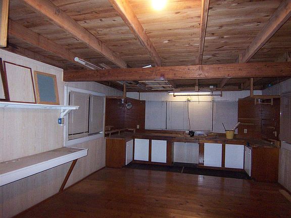 3rd image of 2609 Louisiana St