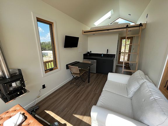 3rd image of 1619 Lakeshore Dr #B