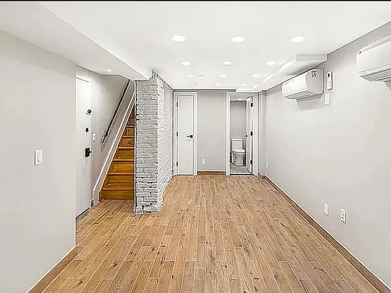 315 Menahan St #1A — Photo 2