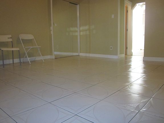 4th image of 20 Scholes St #1