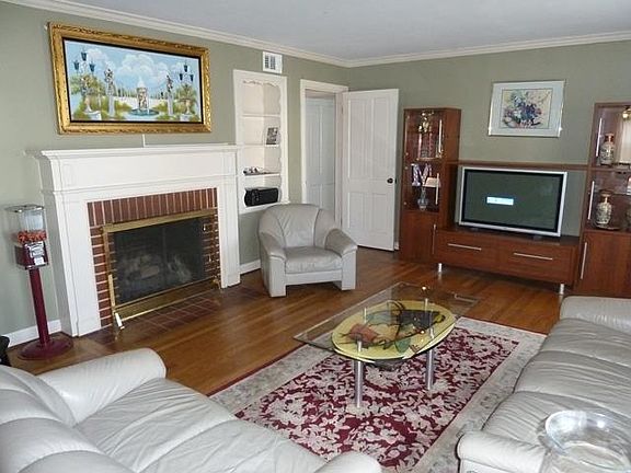 2nd image of 844 W Mendocino Ave