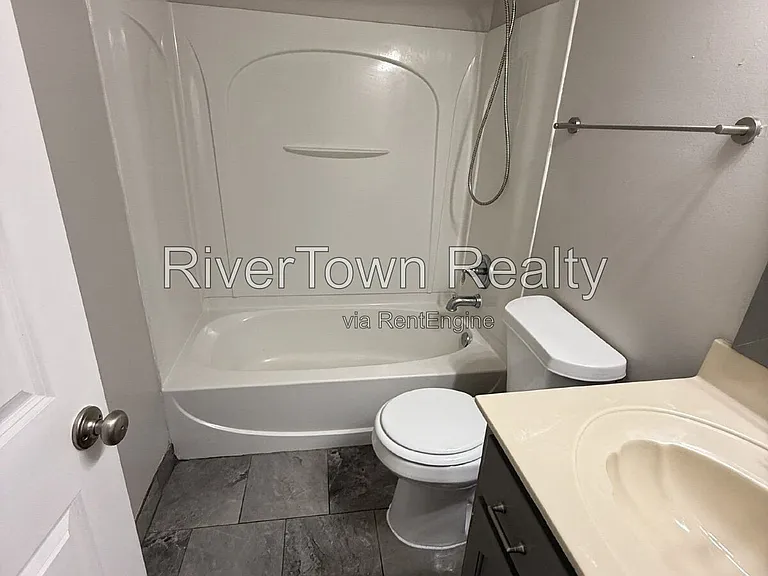 10570 Pecan View Dr — Photo 11